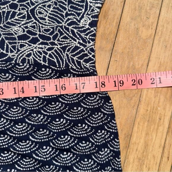 Skies are Blue top, size large. - Picture 5 of 5